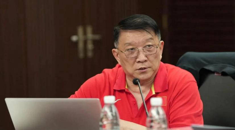 阿拉瓦斯球员受伤离场，团队战斗力下降