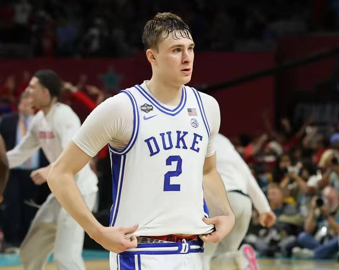 包含ESPN模拟选秀：弗拉格当选状元杨瀚森33顺位被选中的词条