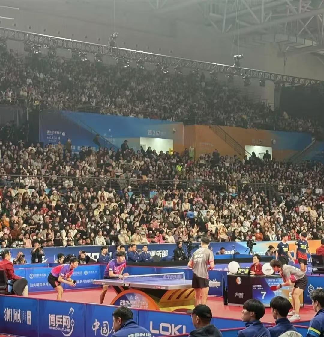 爱奇艺体育会员-关于西雅图海湾者球迷现场助威，球队斗志昂扬的信息