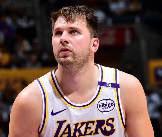 爱奇艺体育官网-包含东契奇期待未来携手“紫金军团”夺冠，NBA湖人队即将进入新时代的词条
