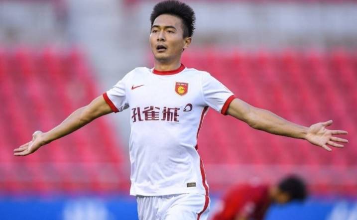 爱奇艺体育-关于他曾是大连队主力门将，如今当打之年却只能踢中甲，让球迷惋惜的信息