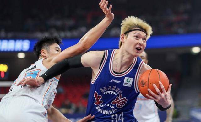 关于周琦11分首钢不敌广厦王哲林18+15上海胜北控的信息